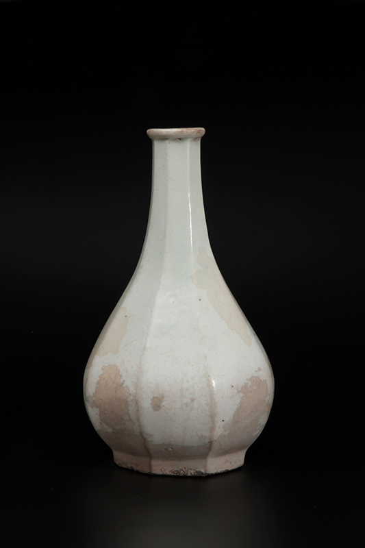 Korean ceramics of Yi Dynasty