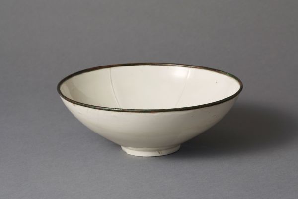 WHITE PORCELAIN BOWL WITH CARVED LOTUS DESIGN